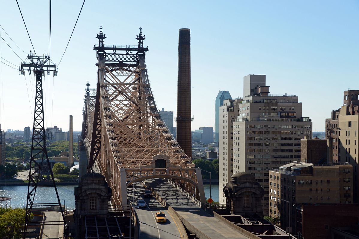 06 New York City Roosevelt Island Tramway Going Over The Ed Koch Queensboro Bridge In Manhattan